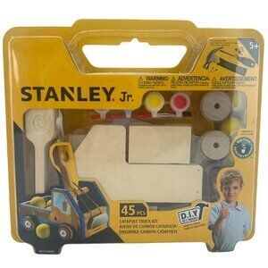 Stanley Jr. Catapult Truck Building Kit / 45 Pieces